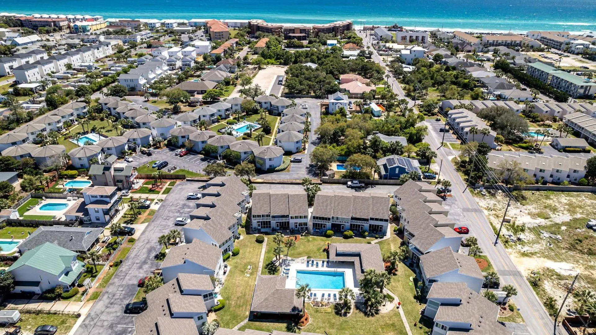 Sandpiper Cove 9136- By Holiday Isle Properties Destin